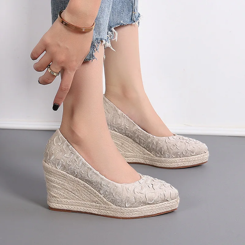 Espadrille Slip On - Sepatu Wedge Platform Motif Bunga Nyaman